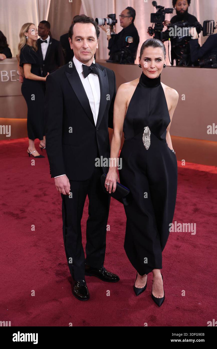 BEVERLY HILLS CALIFORNIA JANUARY 11 Matthew Rhys And Keri Russellr BEVERLY HILLS CALIFORNIA JANUARY 11 Matthew Rhys And Keri Russellr