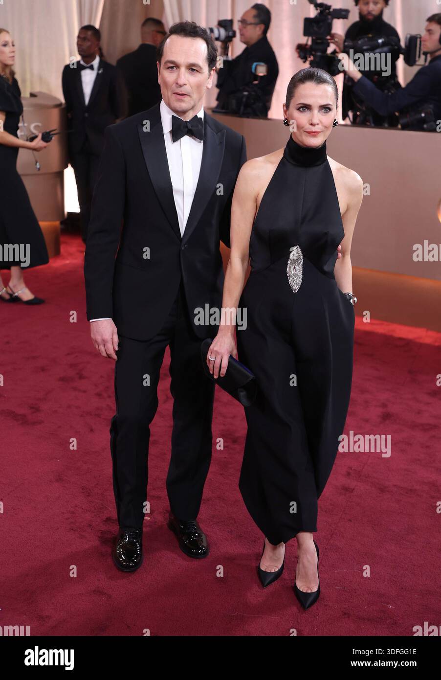 BEVERLY HILLS, CALIFORNIA - JANUARY 11: Matthew Rhys and Keri Russellr