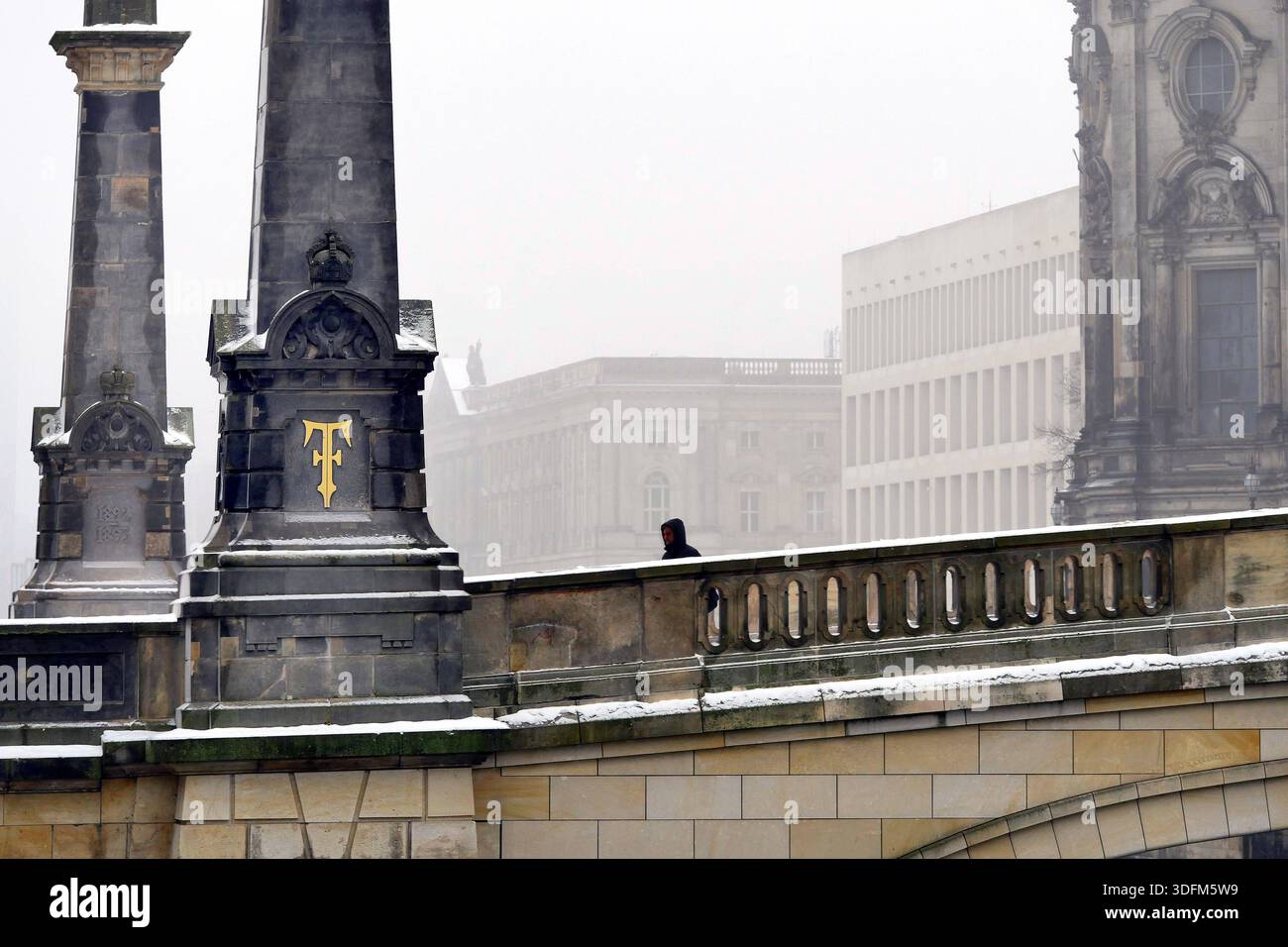 13.01.2026, Berlin Deutschland. Die Stadt in in Nebel gehüllt(01)
