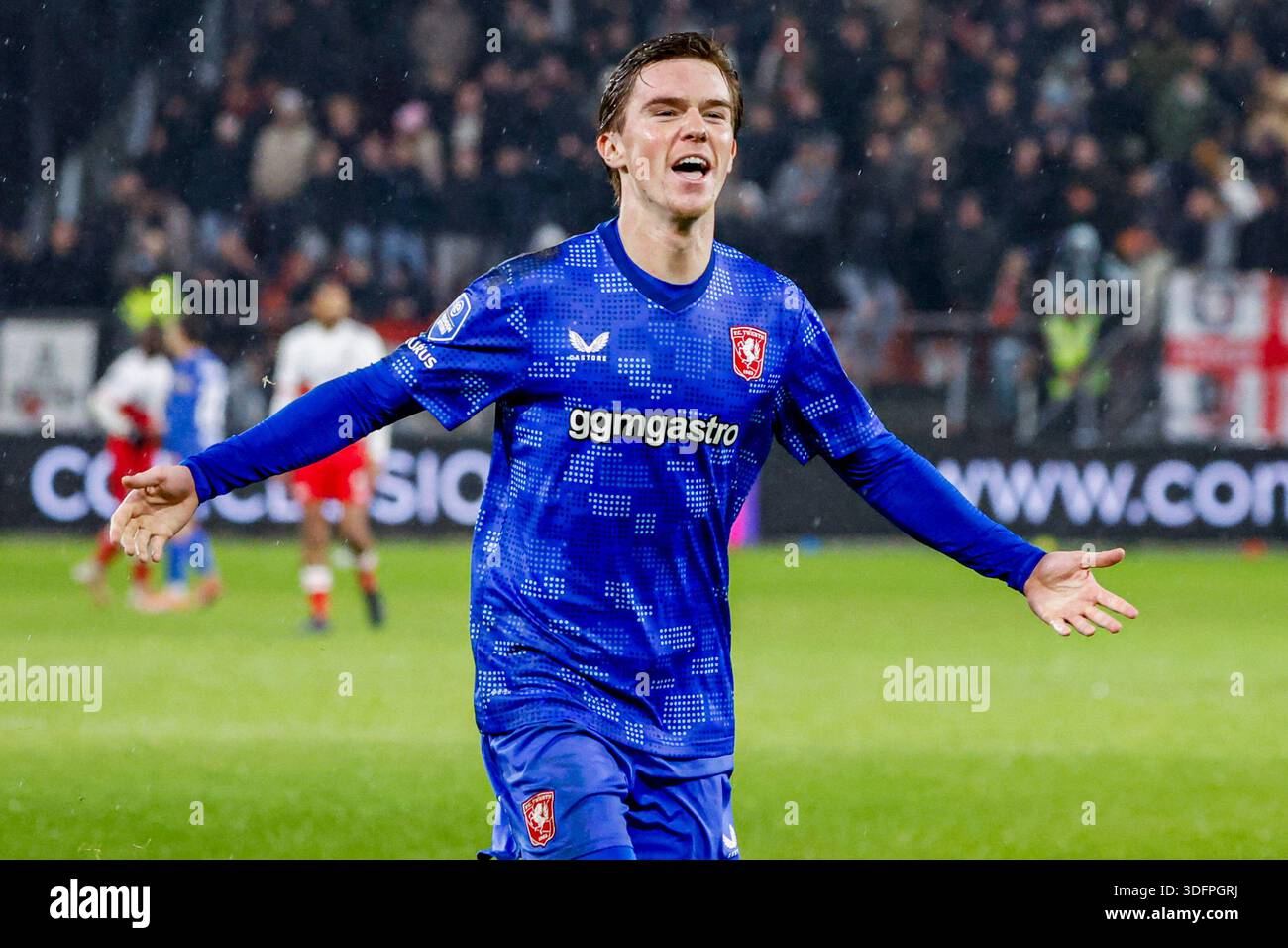 Daan Rots of FC Twente celebrates after the final whistle during the ...