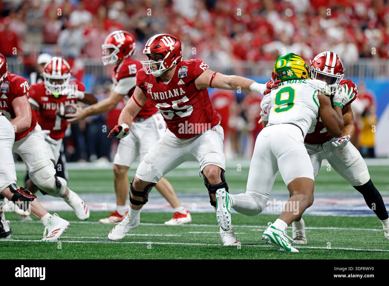 ATLANTA, GA - JANUARY 09: Indiana Hoosiers offensive lineman Carter ...