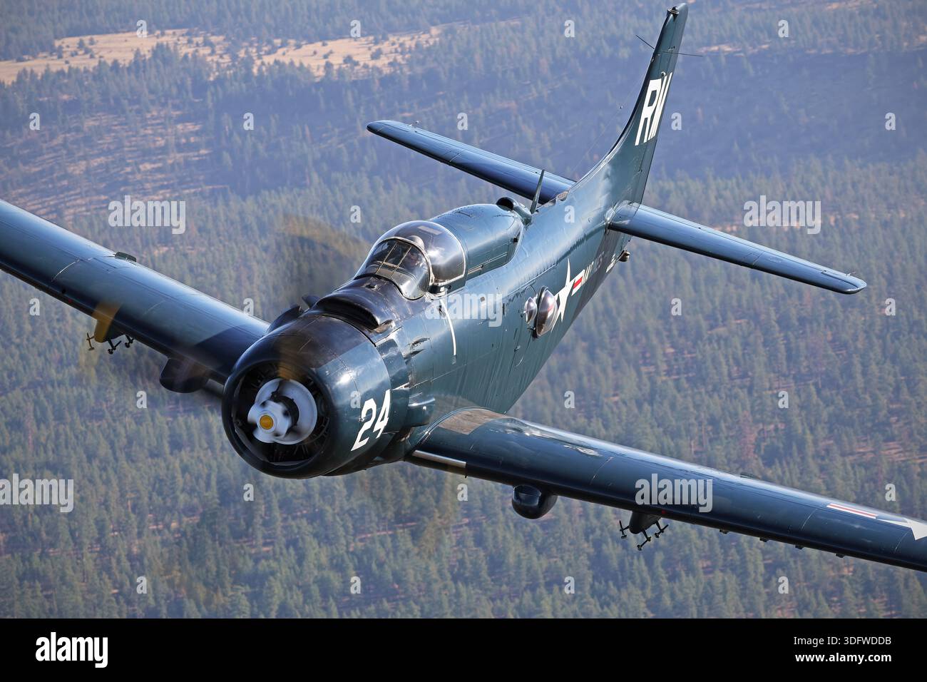 the-douglas-ad-4w-skyraider-nx4277n-serial-no-7850-is-a-restored-world