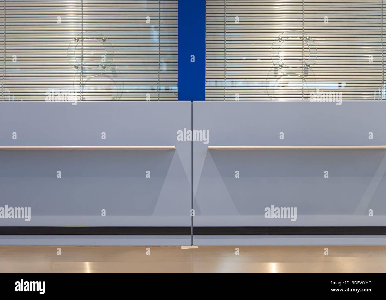 Bank counter customer service hi-res stock photography and images - Alamy