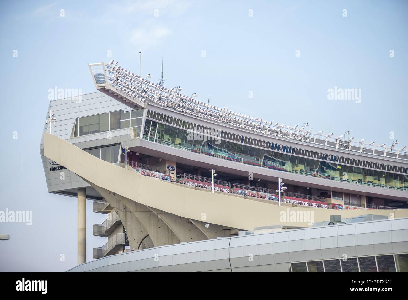 Nfl football stadium hi-res stock photography and images - Alamy