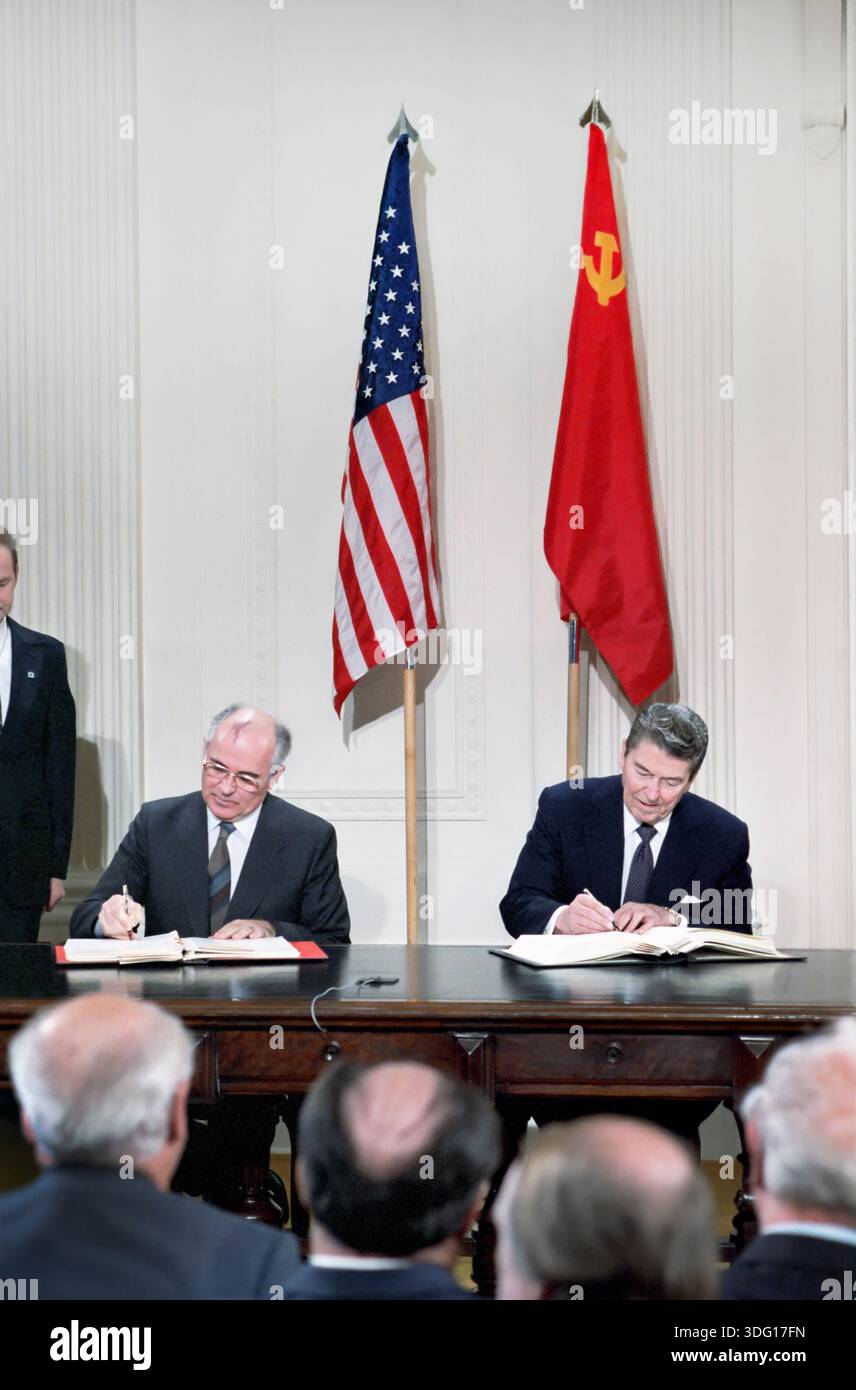 In the treaty room of the white house hi-res stock photography and ...
