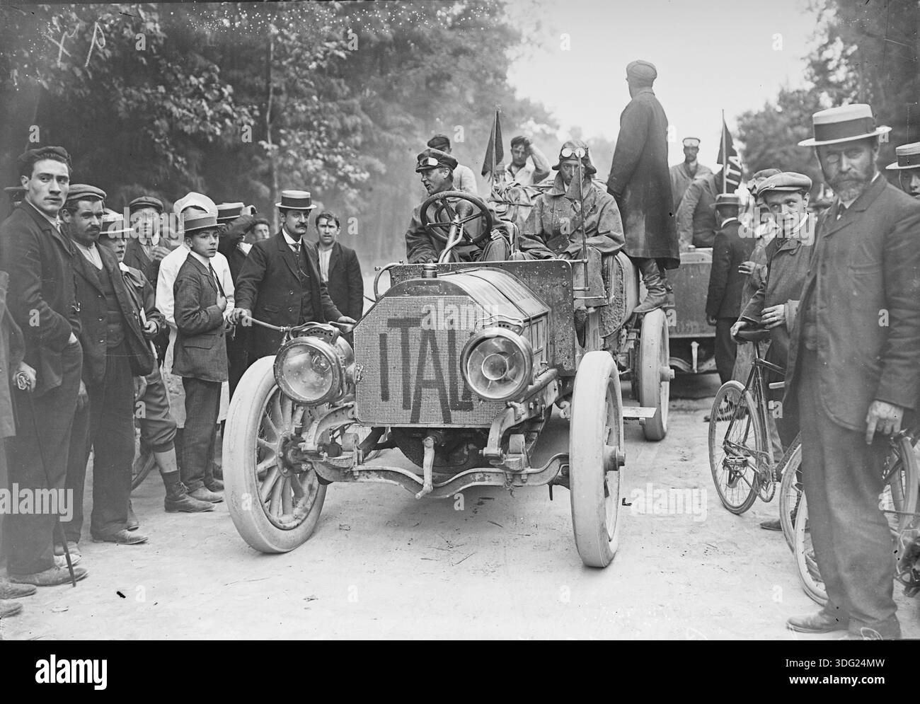 Photo De Presse Originale 1937 Paris - Départ Rallye Des Tandems Porte Maillot