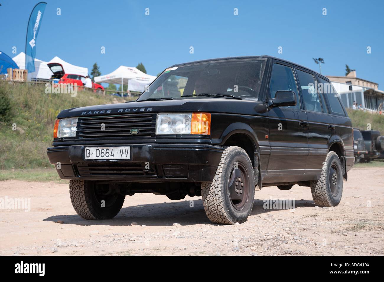 Land Rover Range Rover P38a 2002 Front view of a classic black Land Rover Range Rover P38A luxury SUV ...