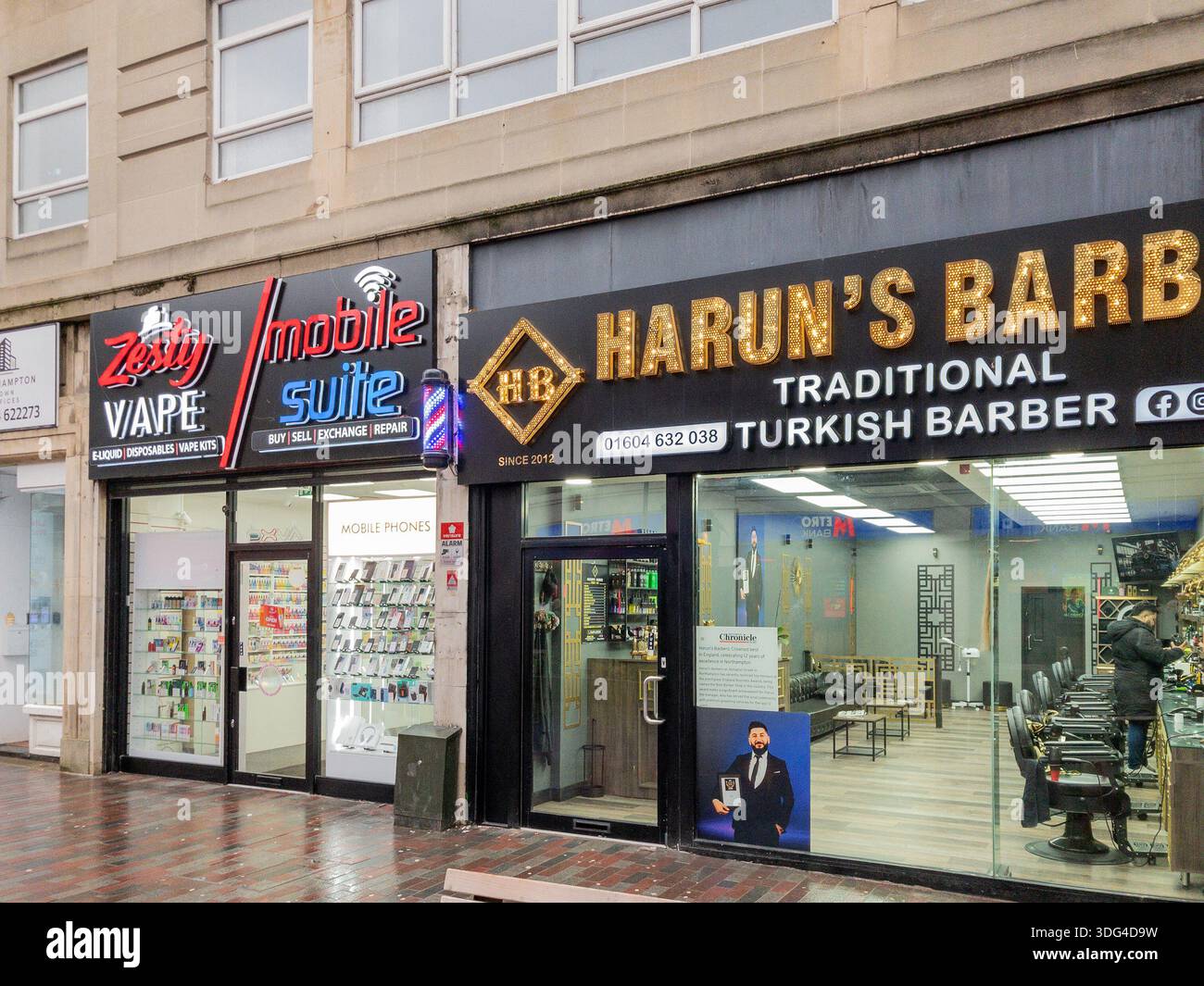 Mobile phone shop uk hi-res stock photography and images