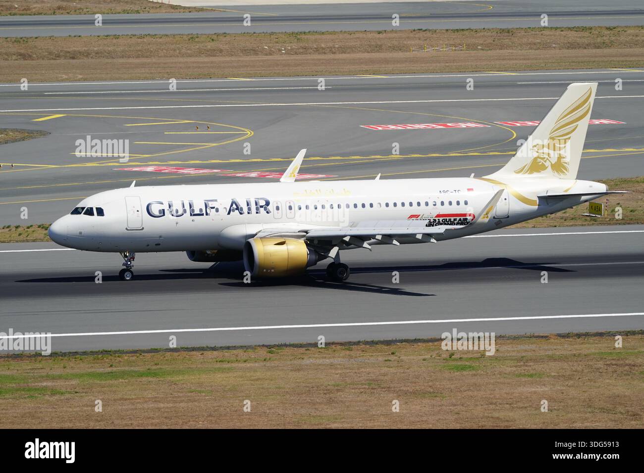 Airbus a320 gulf air hi-res stock photography and images - Alamy