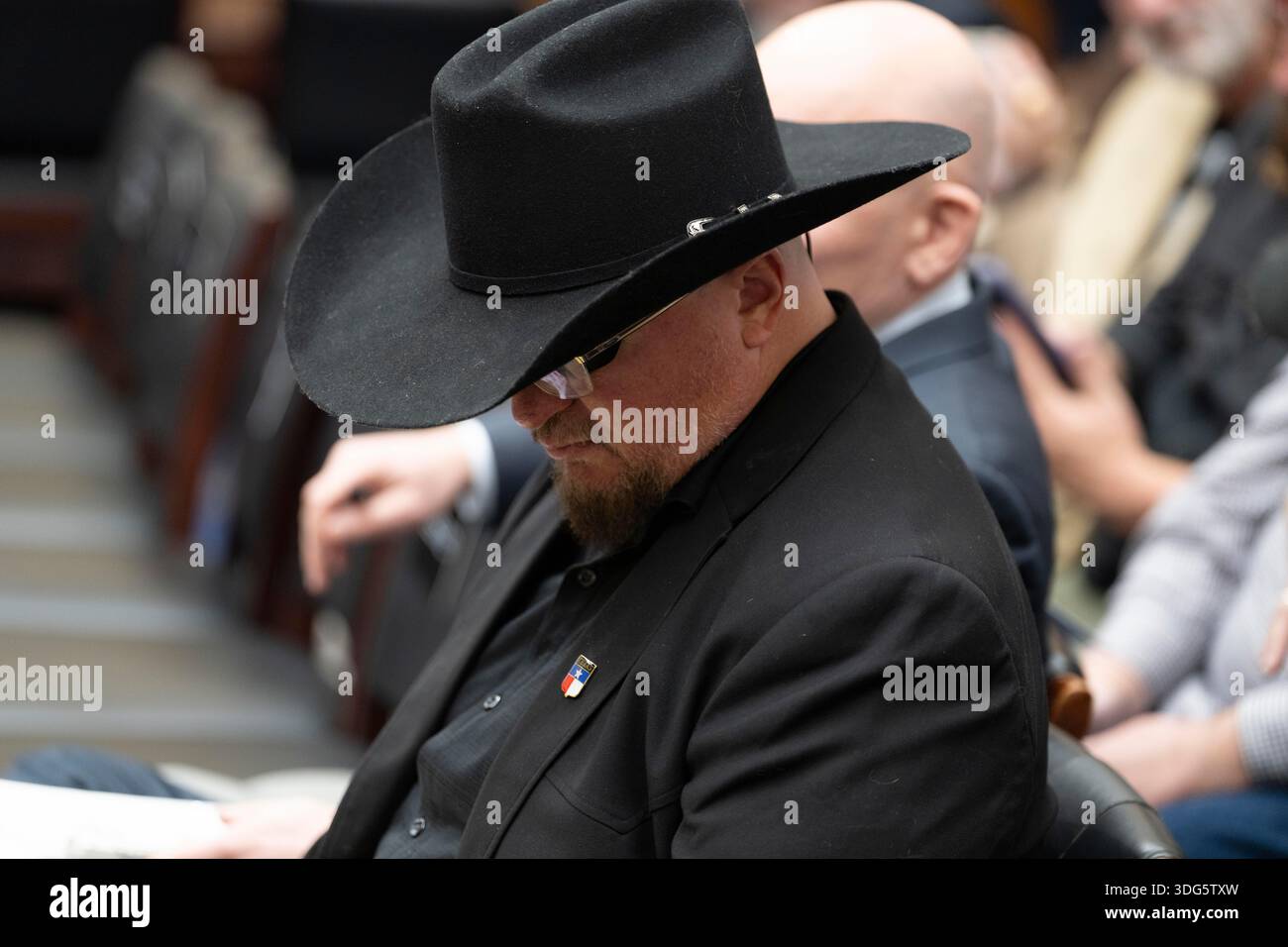 Open Rhodes Hat The founder and former head of the Oath Keepers, Stewart Rhodes ...