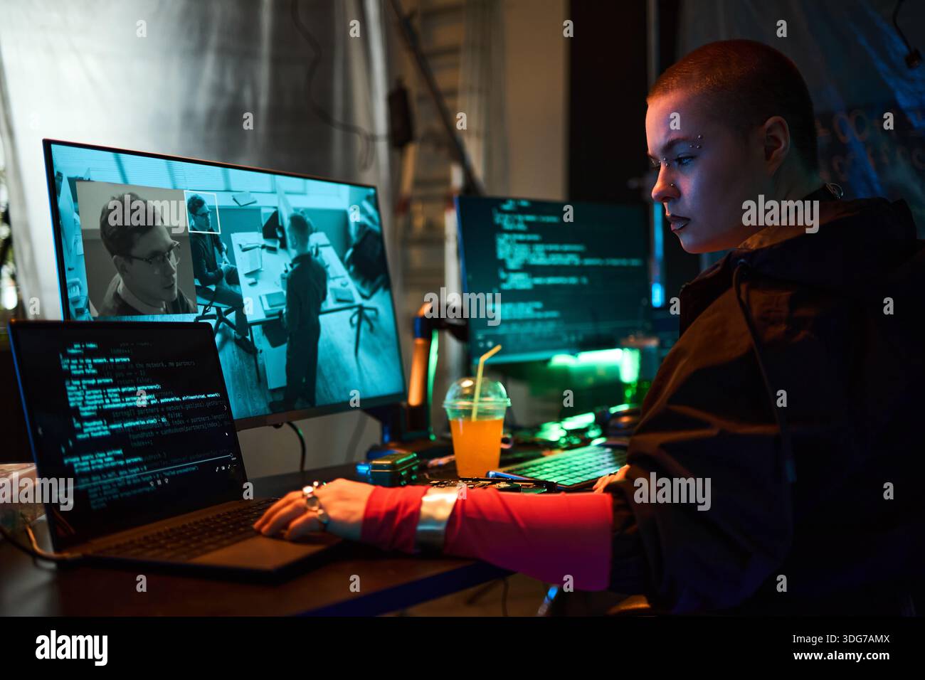 Short footage hi-res stock photography and images - Alamy
