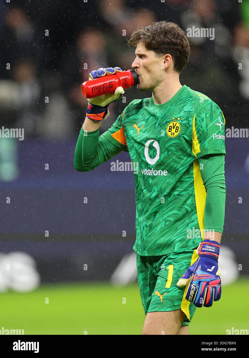 goalkeeper-gregor-kobel-dortmund-frankfurt-january-9-2026-soccer