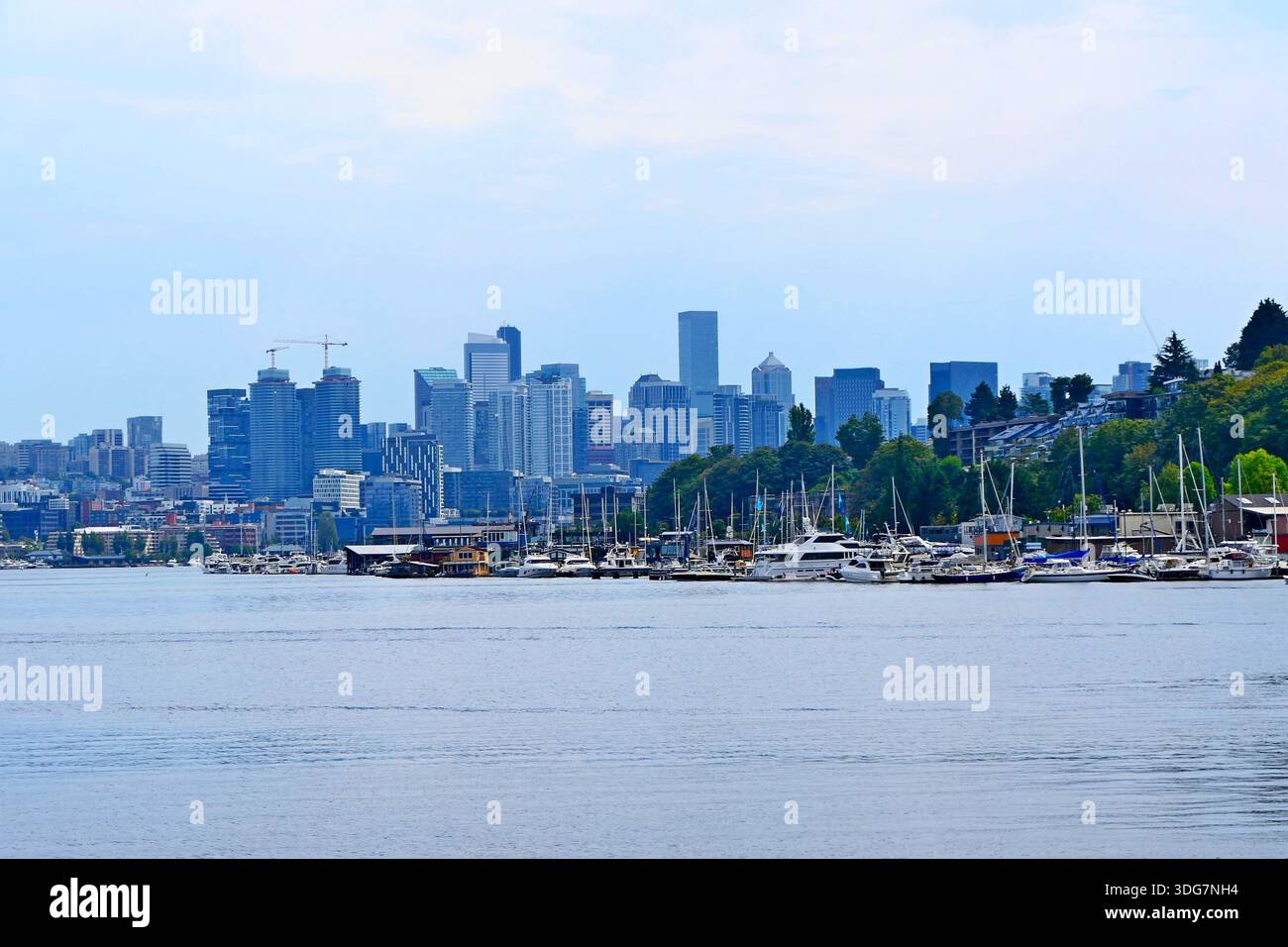 A panoramic view of downtown Seattle from Lake Union, Washington, USA Stock Photo