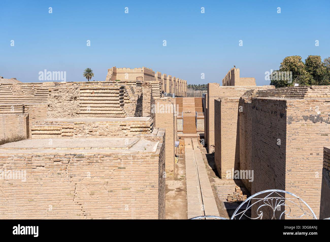 Old babylonian hi-res stock photography and images - Alamy