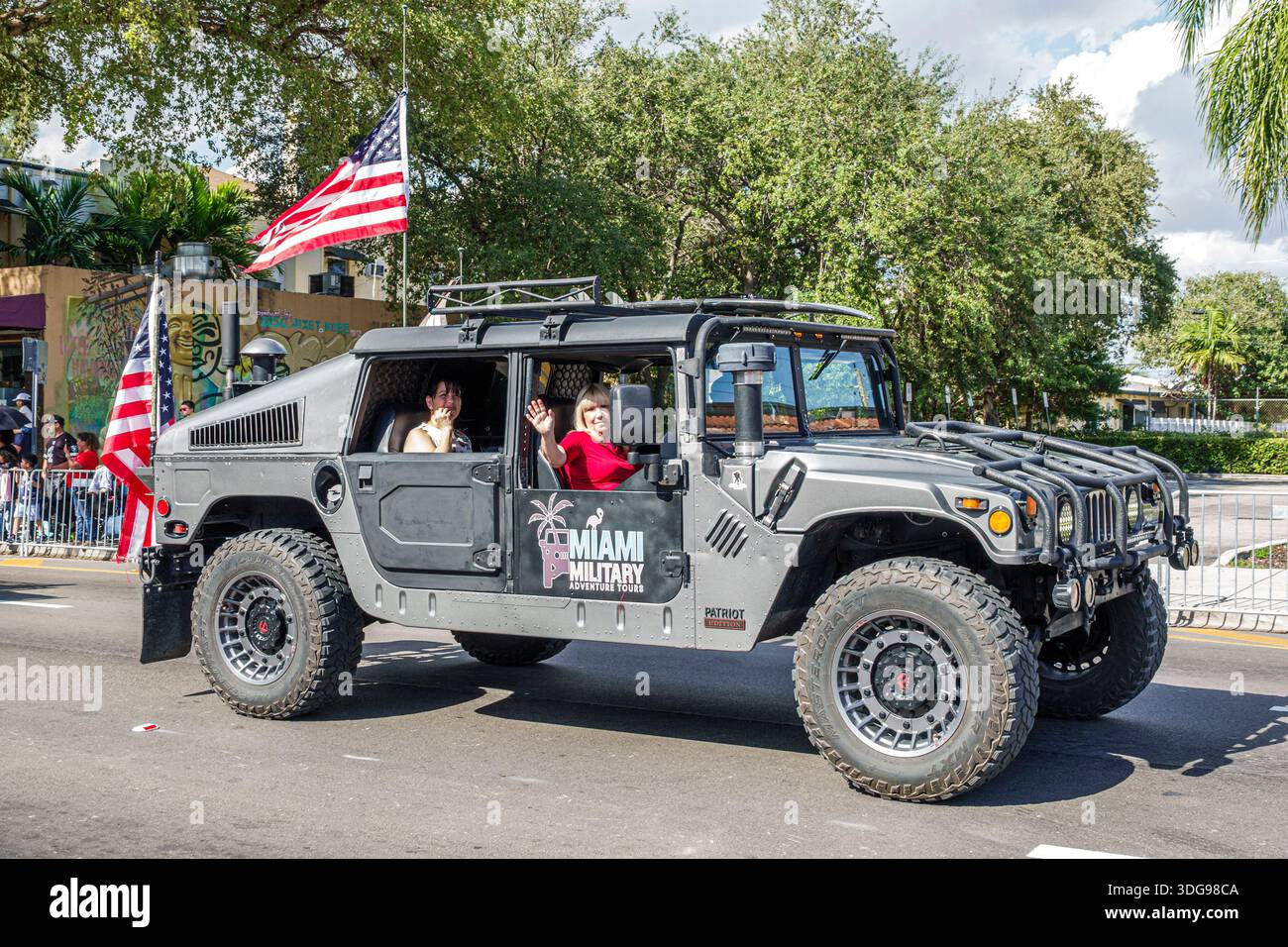 Military vehicle hummer hi-res stock photography and images - Alamy