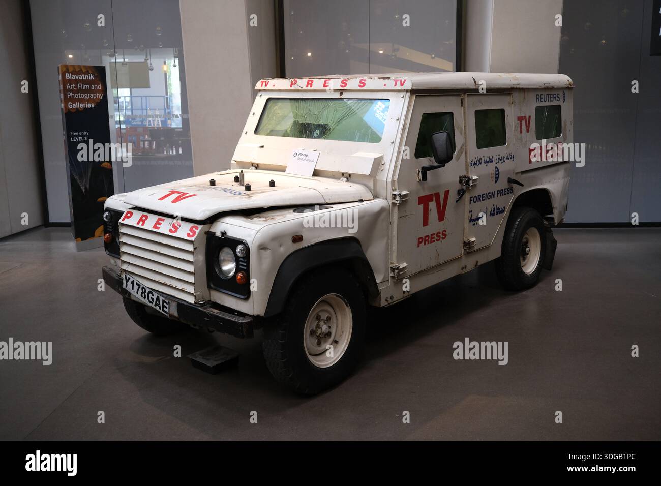 Civilian correspondent hi-res stock photography and images - Alamy