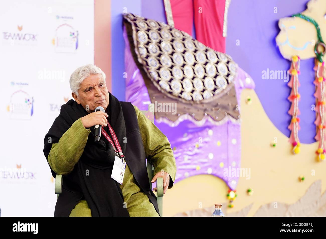 Javaed Rajesthan Jaipur, India. 15th Jan, 2026. Indian Poet Javed Akhtar speaks during ...