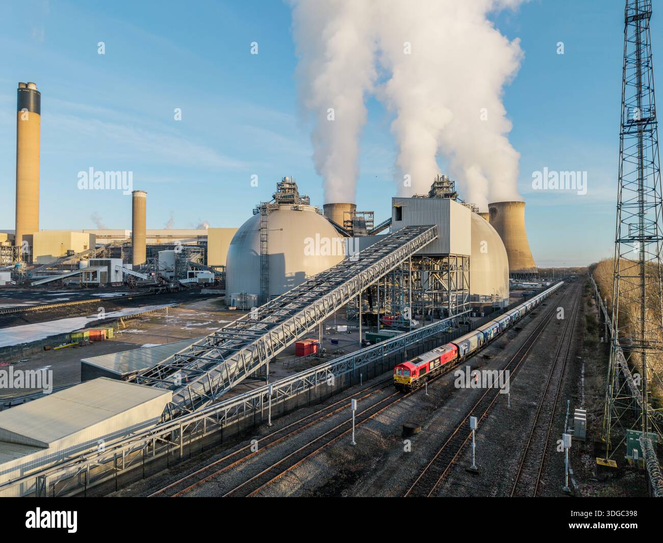 10 cargo tanks hi-res stock photography and images - Alamy