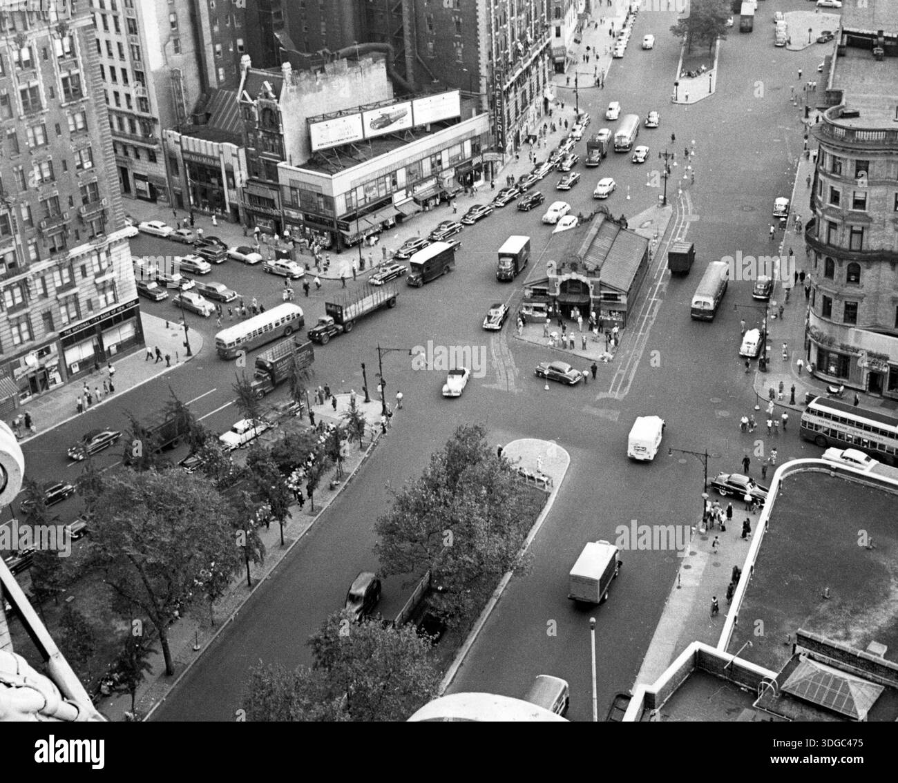 Aerial photo new york city 1950s hi-res stock photography and images ...