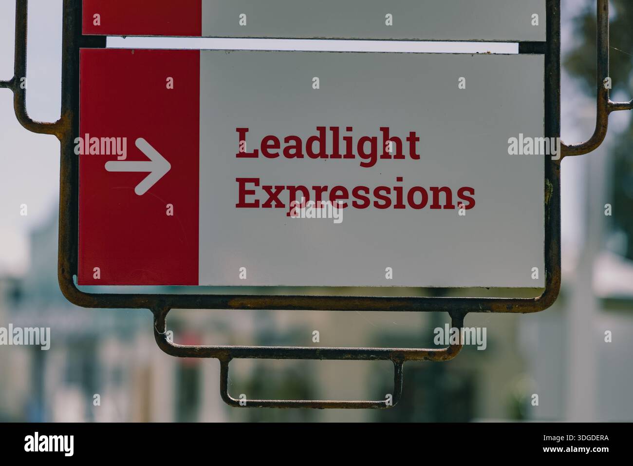 Leadlight Sign Directional indicators hi-res stock photography and images - Alamy