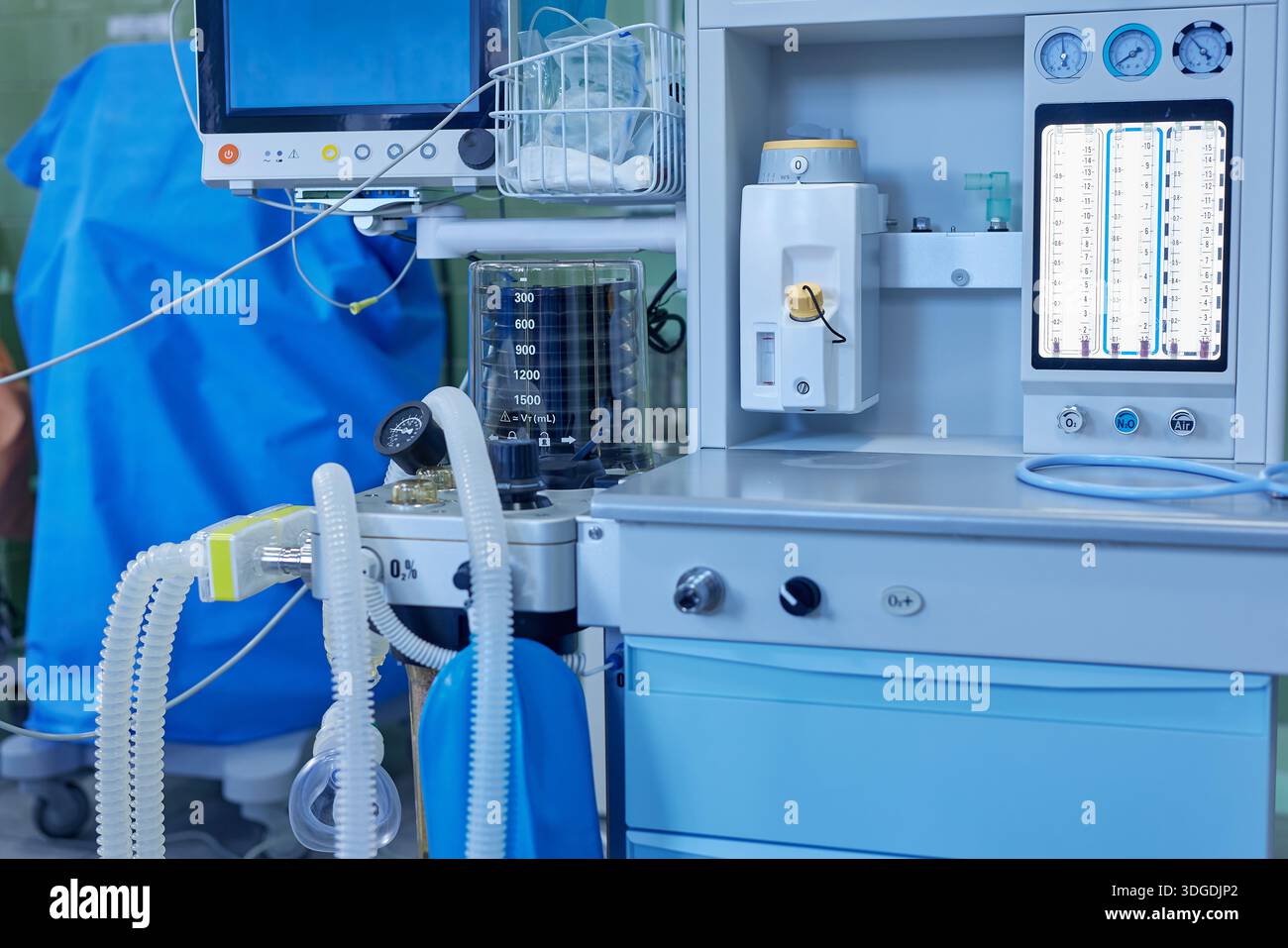 Operating Ventilation Machine Medical ventilator machine hi-res stock photography and images - Alamy