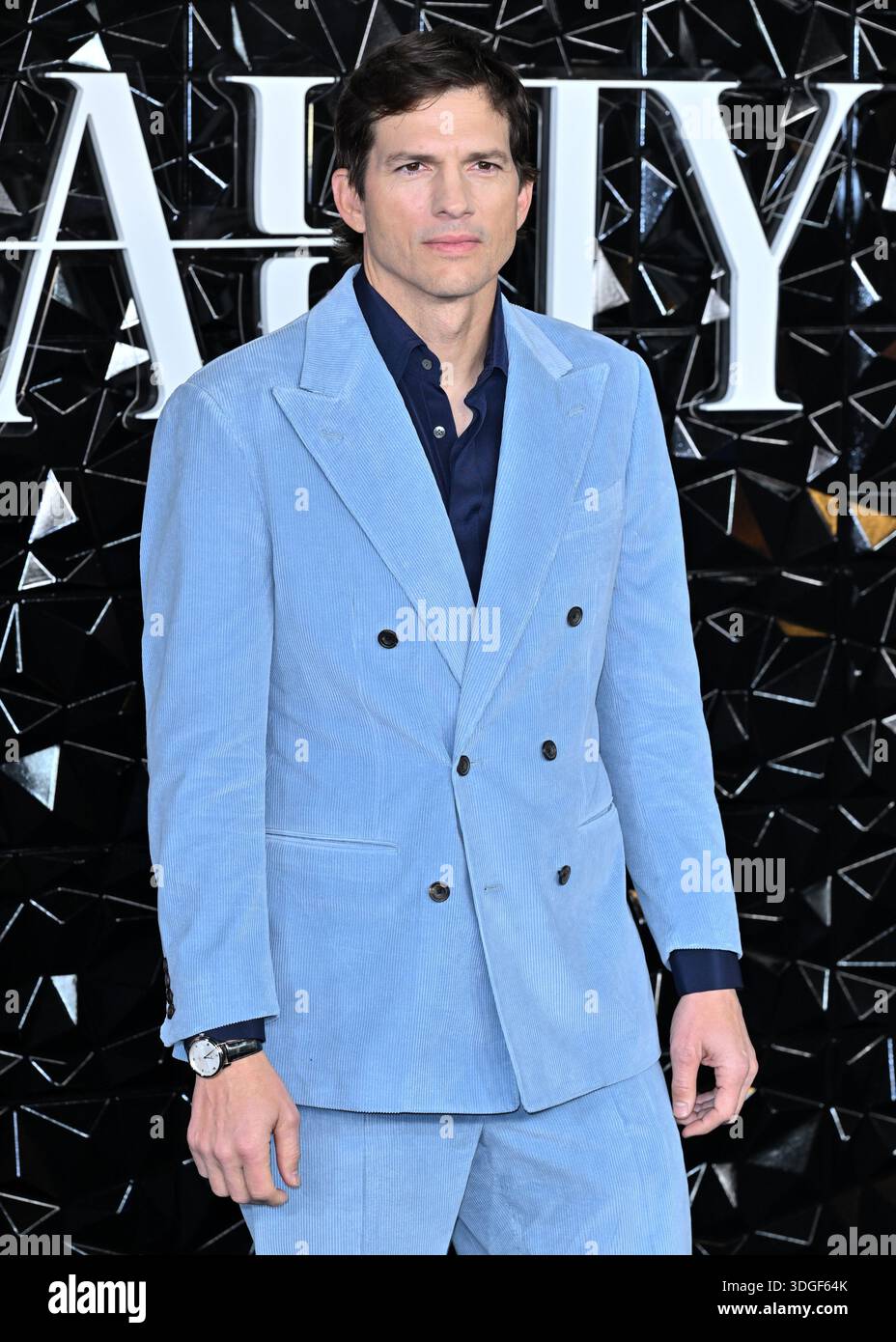 London UK 16th Jan 2026 Ashton Kutcher Attends FX s The Beauty UK london-uk-16th-jan-2026-ashton-kutcher-attends-fx-s-the-beauty-uk