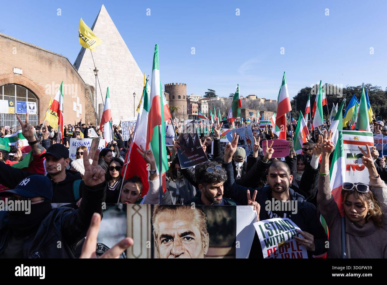 De Jan Rome Rome, Italy. 17th Jan, 2026. Demonstration in Rome to protest the ...