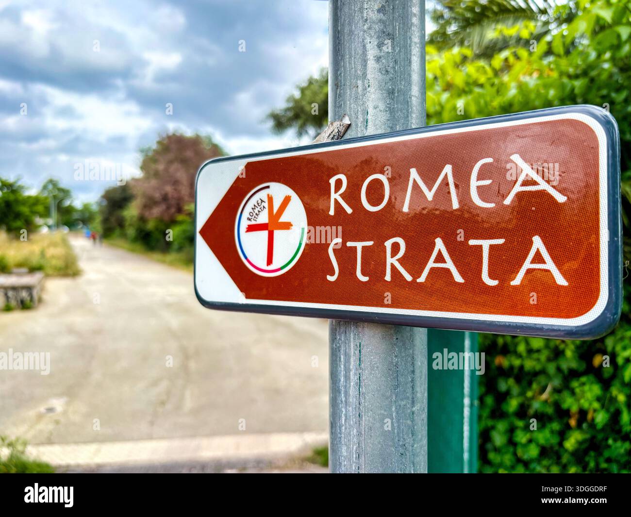 The path to rome smartphone stock photos and images - Alamy