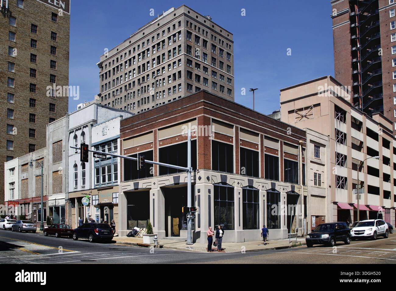 View of a street in downtown Memphis with historic buildings, Memphis ...