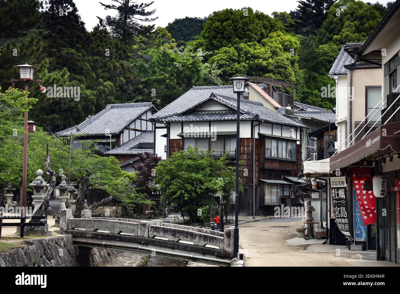 Japanese quiet street hi-res stock photography and images - Alamy