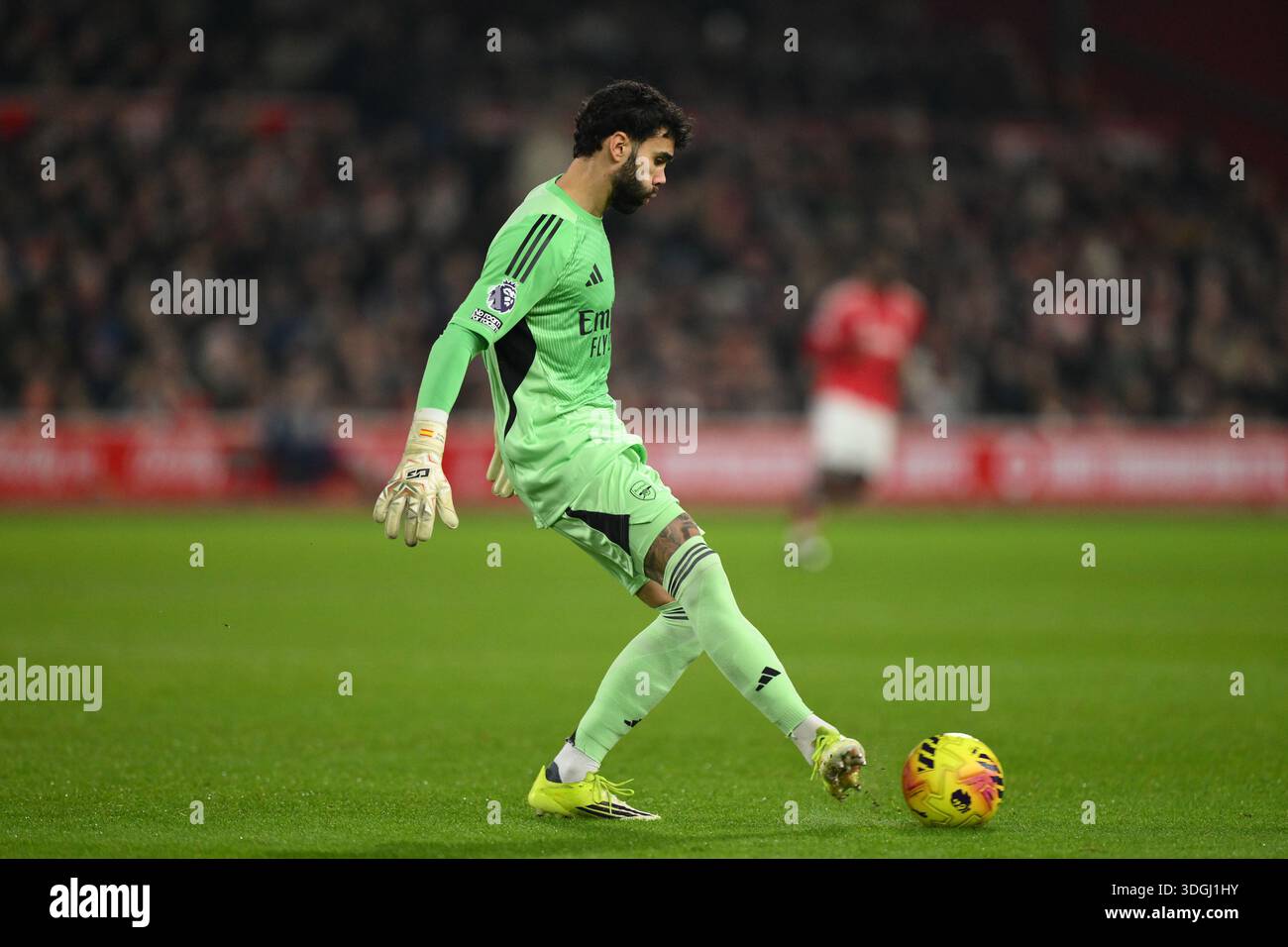 David Raya of Arsenal in action during the Premier League match between ...