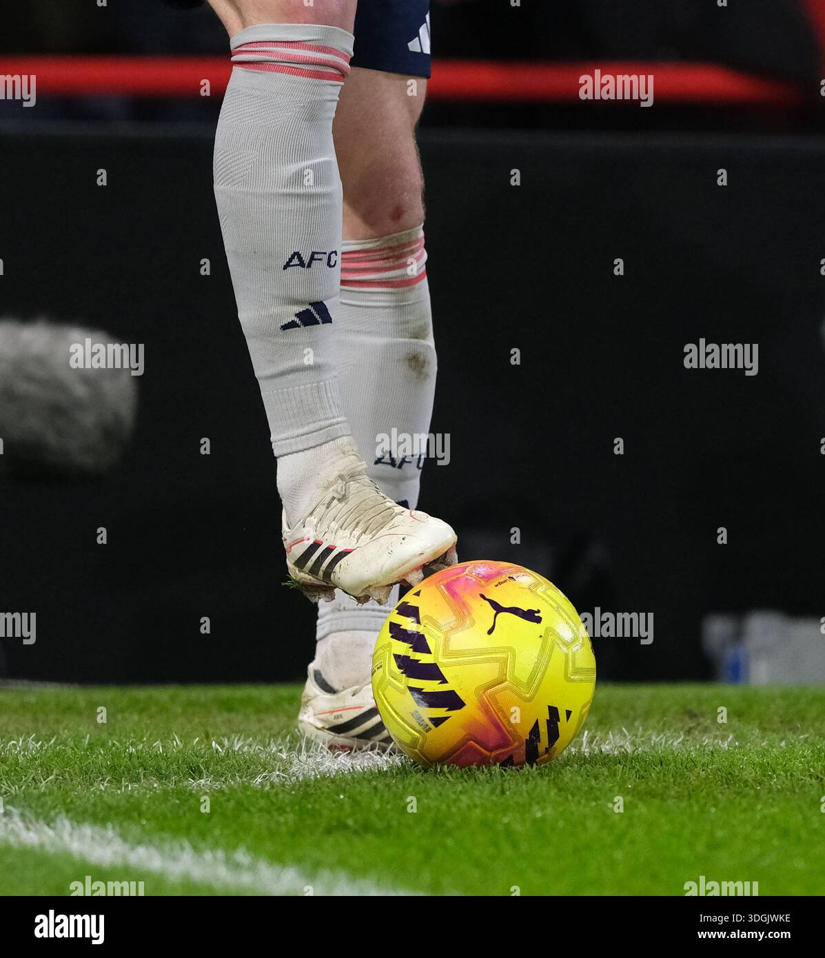 Nottingham UK 17th Jan 2026 Declan Rice Of Arsenal Seen Taking A nottingham-uk-17th-jan-2026-declan-rice-of-arsenal-seen-taking-a