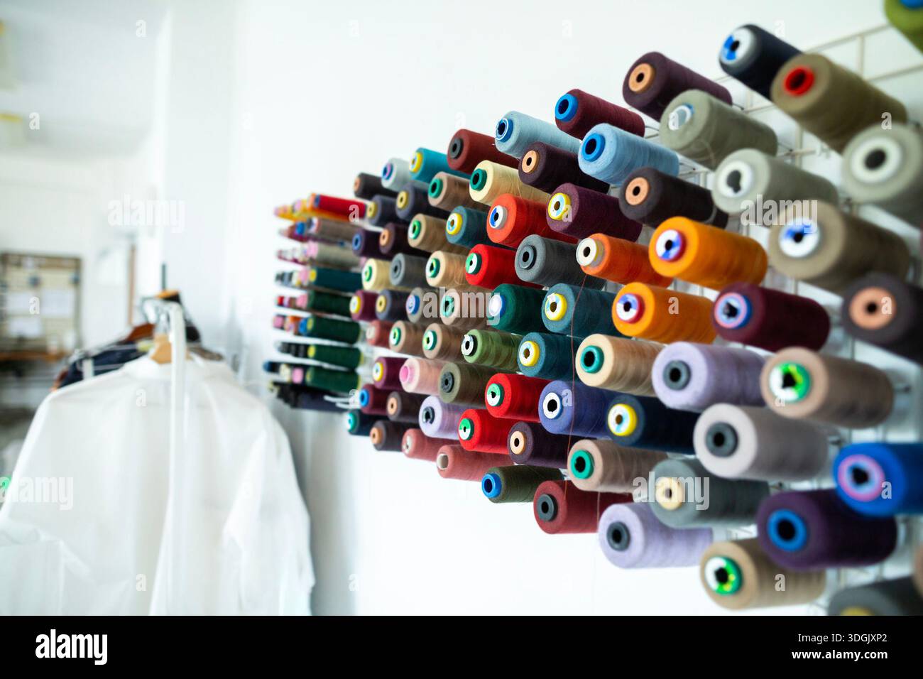 Thread colors display hi-res stock photography and images - Alamy