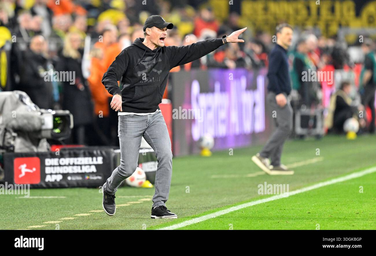 Trainer [coach] Alexander Blessin (St. Pauli) Dortmund, January 17 ...