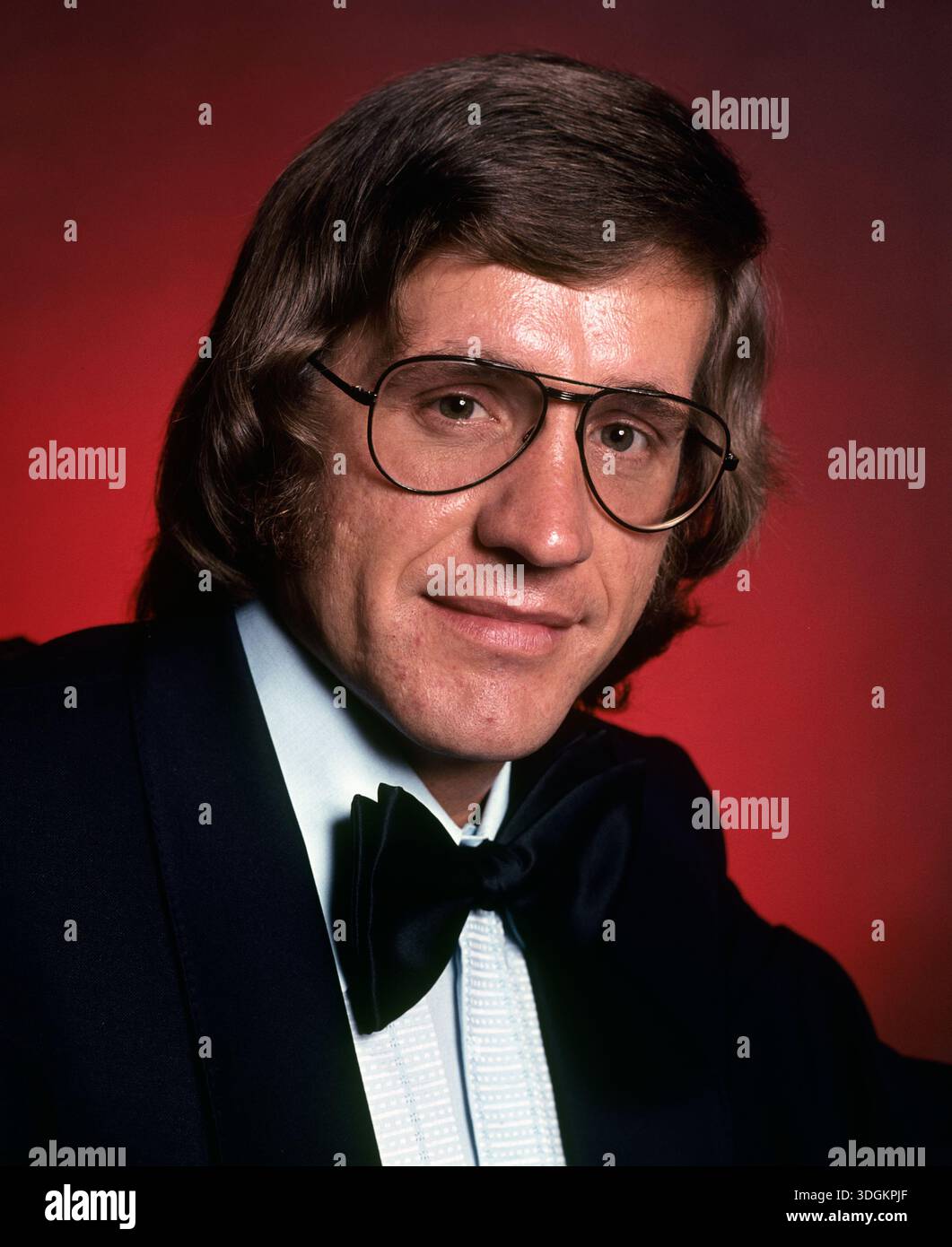 LUMENPHOTO.NL - 1976 - NEDERLAND - Leendert Huijzer, beter bekend als Lee Towers, is een Nederlands zanger. Foto: Govert de Roos/Lumen, volledige naamsvermelding is verplicht. (OUT: Belgium, France, Germany, the Netherlands, Switzerland, United Kingdom.) Stock Photo
