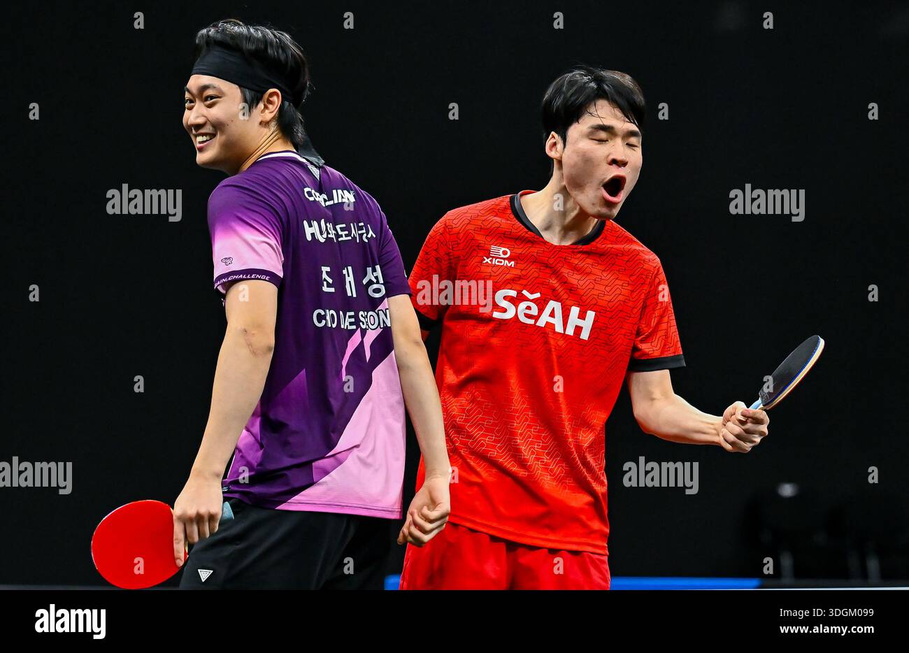 Doha, Qatar. 17th Jan, 2026. Jang Woojin and Cho Daeseong of South ...