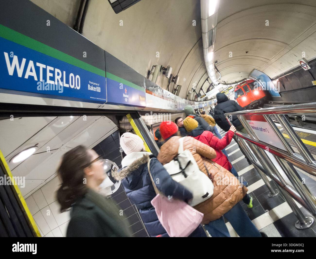 Waterloo Platform Waterloo platform january 2026 hi-res stock photography and images - Alamy