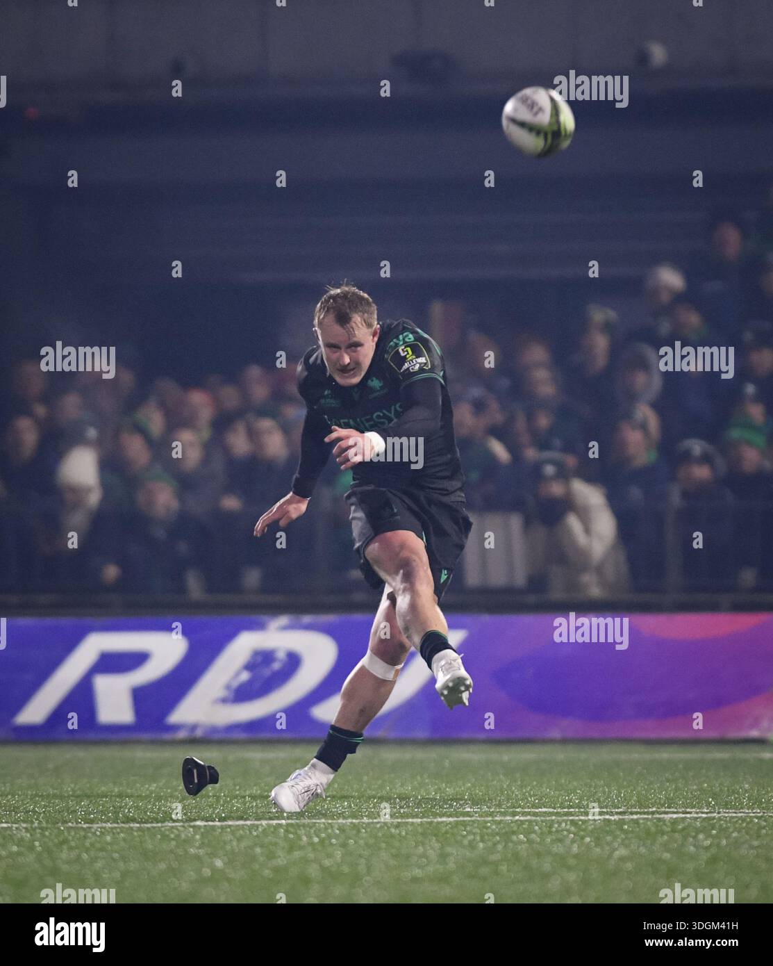 Sam Gilbert Rugby Galway, Ireland. 17th January, 2026. Connacht's Sam Gilbert scores a ...