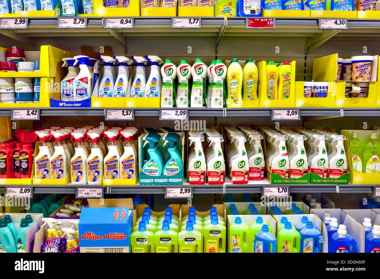 Supermarket display of dispensers of CIF and W5 household cleaning products - Lidl, Le Blanc, Indre (36), France. Stock Photo