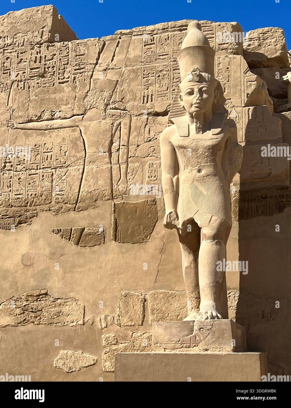 Ramses iii statue hi-res stock photography and images - Alamy