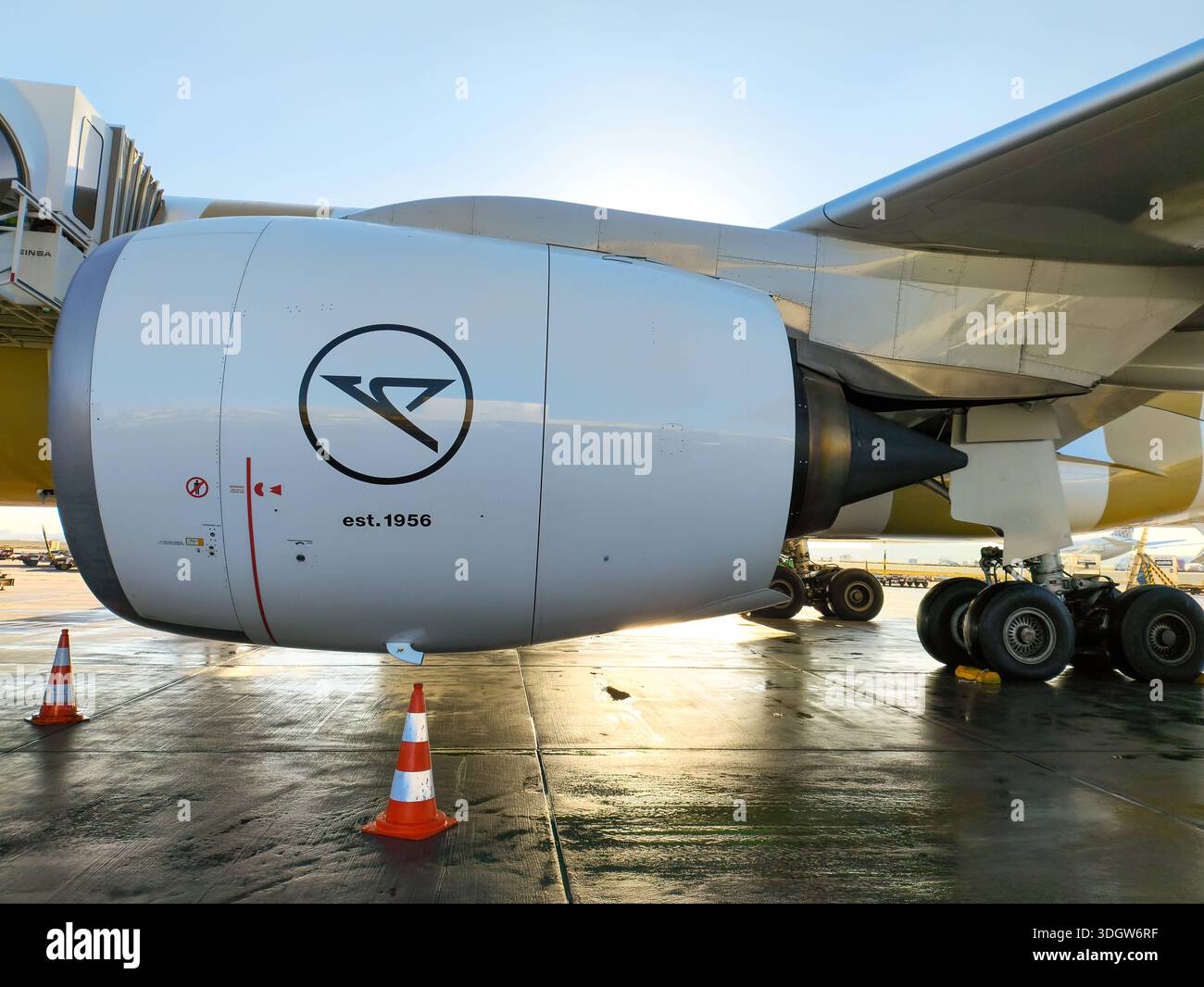 Close up turbine engine 767 hi-res stock photography and images - Alamy