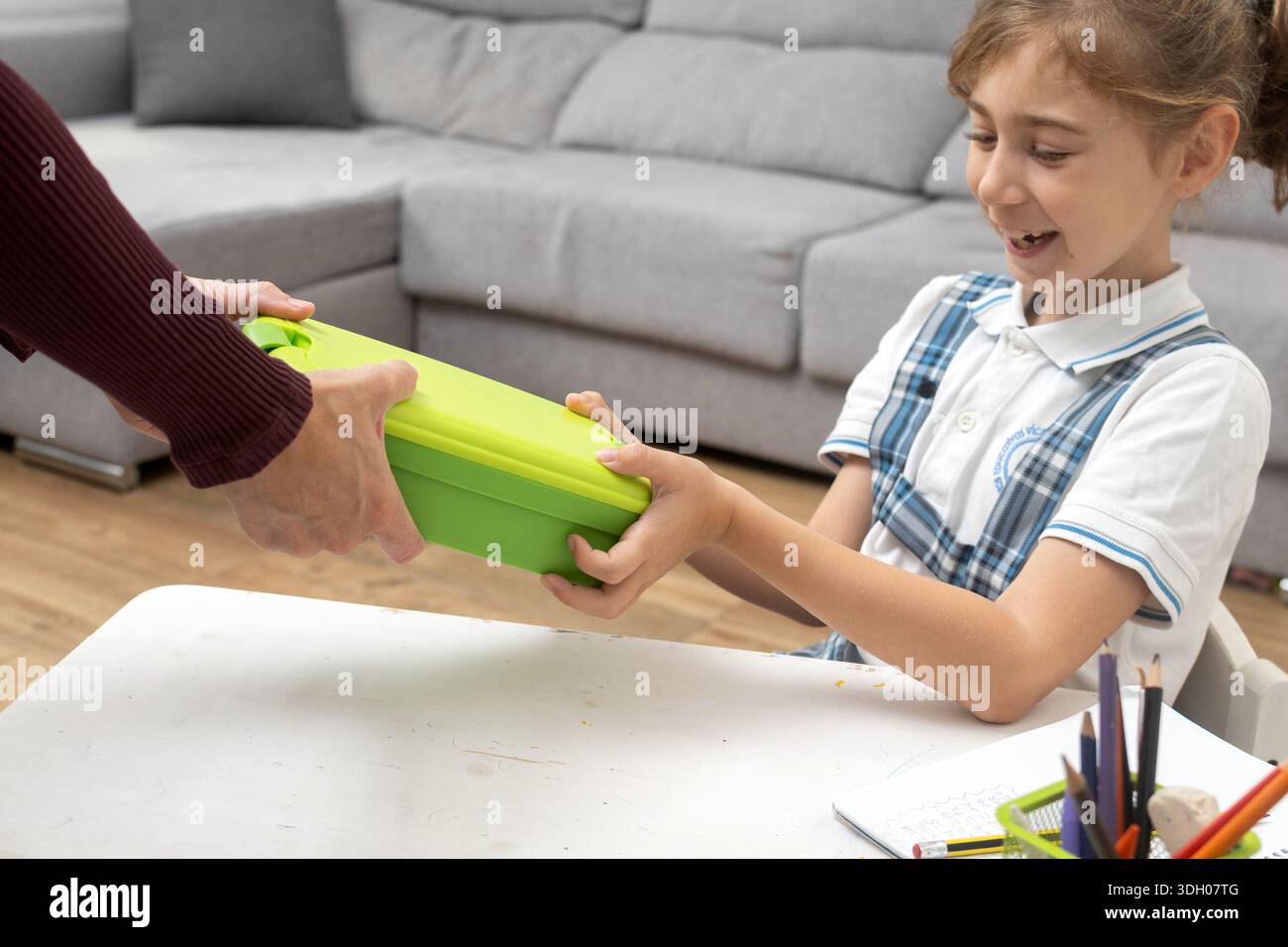 Parent packing lunch box child hi-res stock photography and images - Alamy