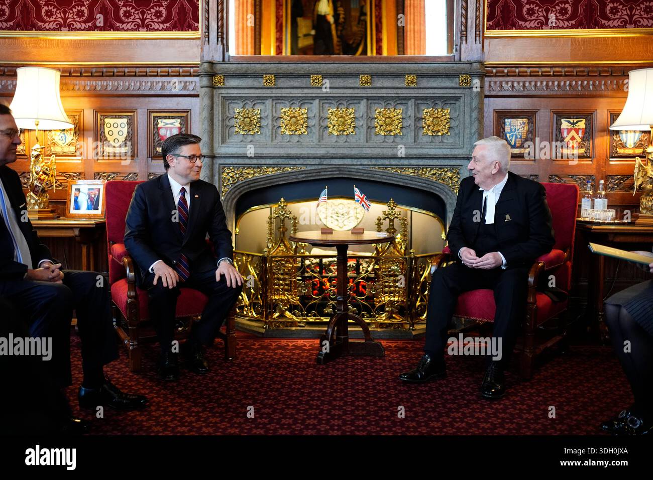 Speaker of the House of Commons Sir Lindsay Hoyle (right) and US House ...
