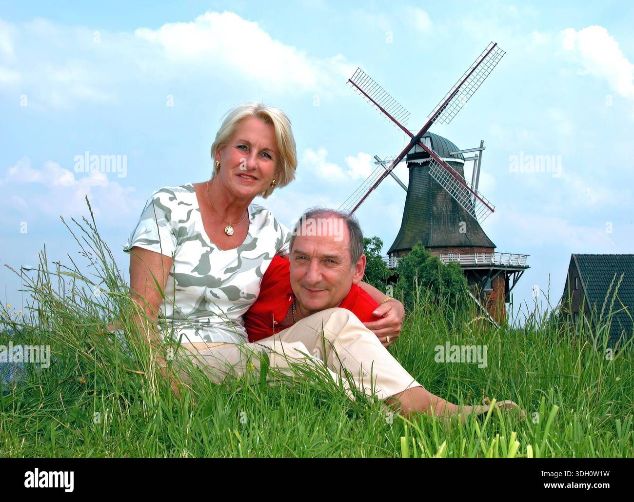 ARCHIV: Heinz Rennhack Schauspieler Heinz Rennhack mit seiner Ehefrau ...