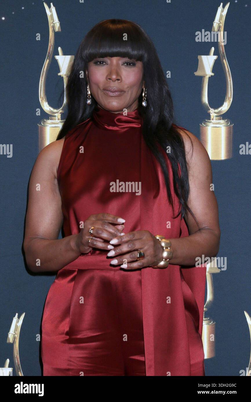 Angela Bassett Laurence Fishburne At Arrivals For The Society Of Voice Angela Bassett Laurence Fishburne At Arrivals For The Society Of Voice Arts And Sciences 2026 Voice Arts Awards Beverly Hilton Hotel Beverly Hills Ca January 18 2026 Photo By Priscilla Granteverett Collection 3DH2G9C