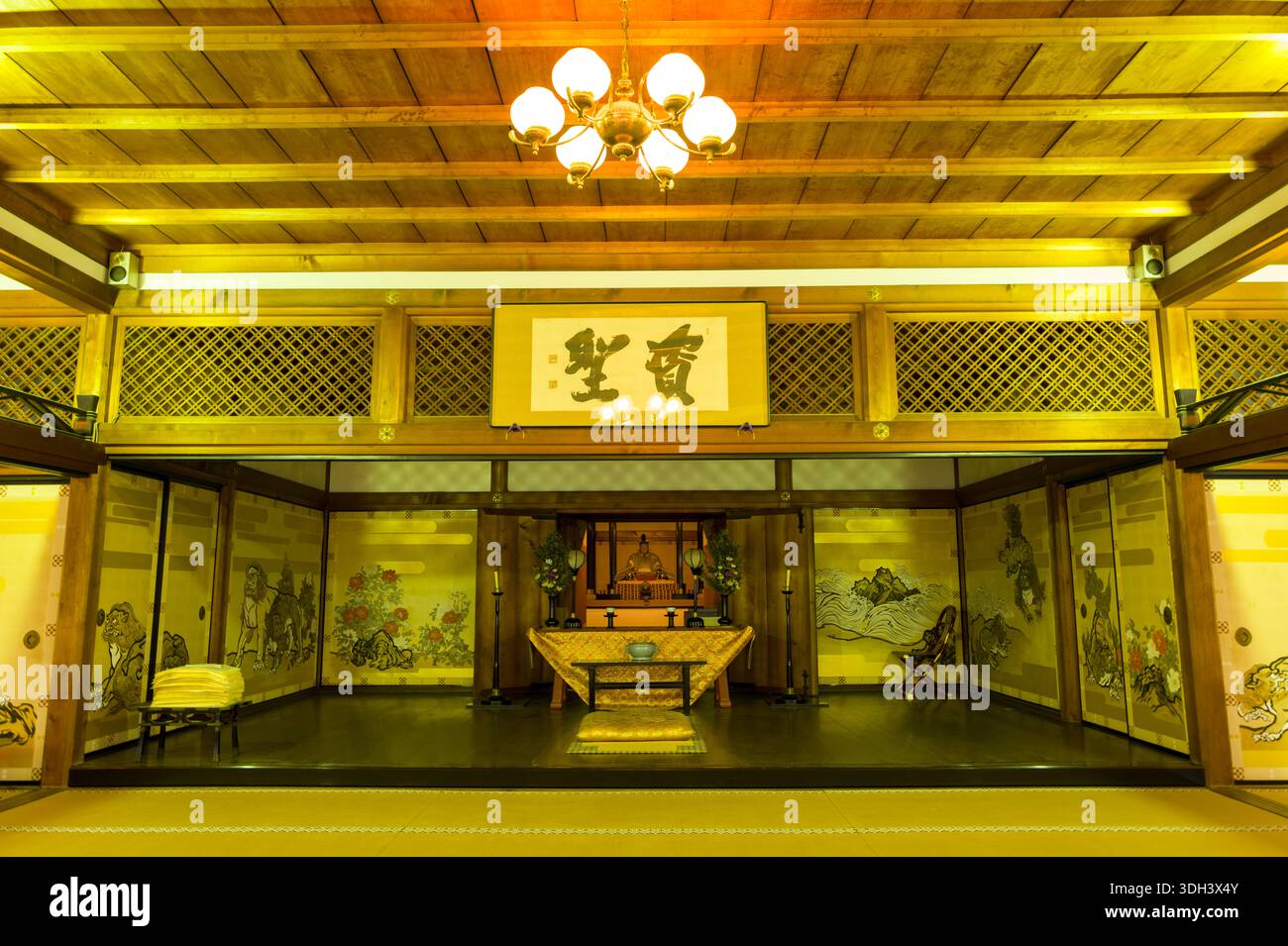 Painted altar screen hi-res stock photography and images - Alamy