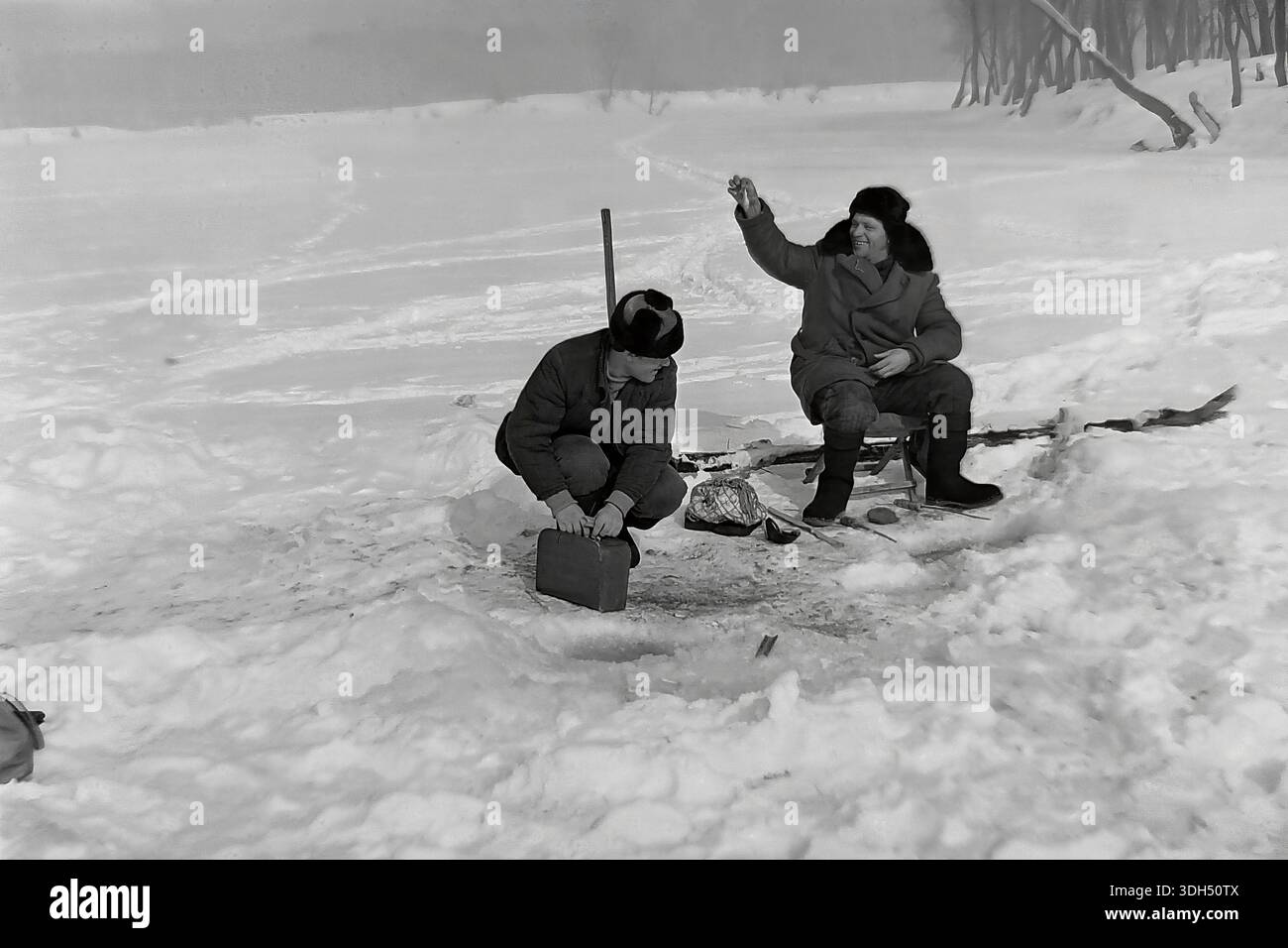 1960s vintage fishing tackle box hi-res stock photography and images - Alamy 1960s vintage fishing tackle box hi-res stock photography and images - Alamy