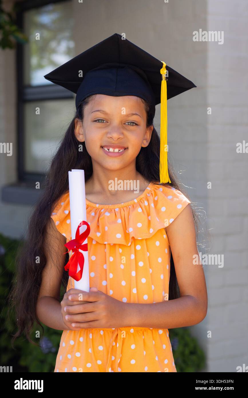 African american girl in graduation hi-res stock photography and images -  Alamy