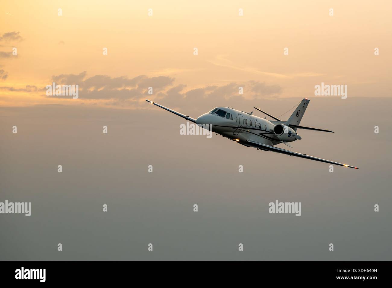Streamlined air travel hi-res stock photography and images - Alamy