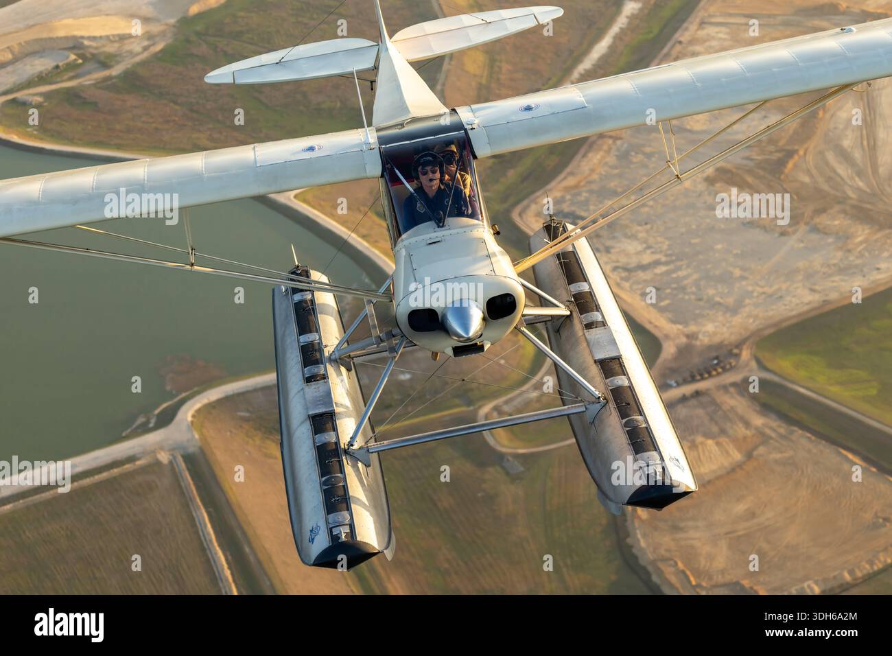 Float Plane Ramp Float equipped aircraft engine hi-res stock photography and images - Alamy